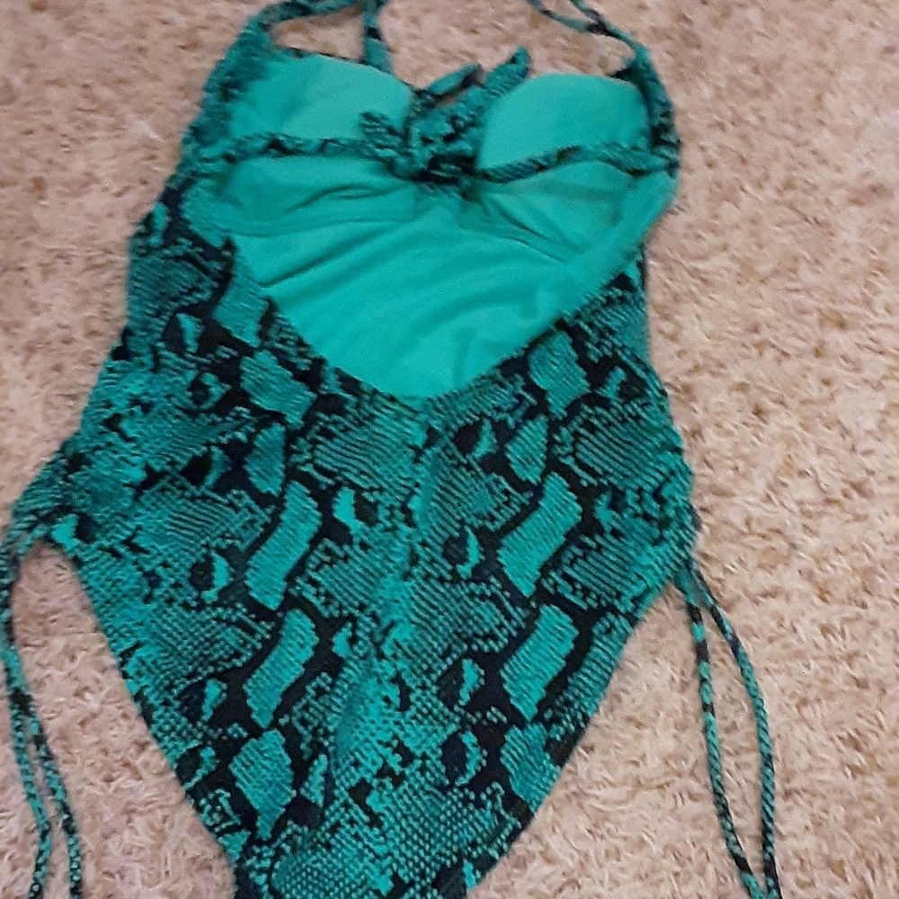 Swim suit - Picture 3 of 3